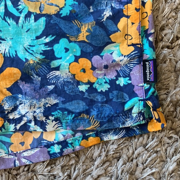 PATAGONIA Barely Baggies Shorts Neo Tropics Channel Blue - Picture 5 of 11